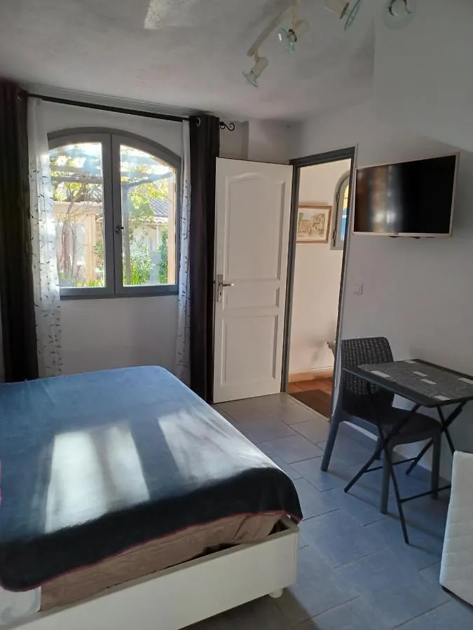 Le Soleil Bleu Bed & Breakfast Frejus 3*,  France