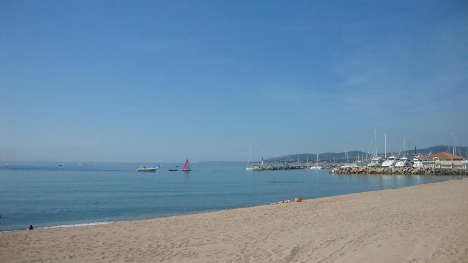 Le Soleil Bleu Bed & Breakfast Frejus